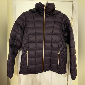 Michael Kors Packable Down Jacket Detachable hood. With bag;Excellent condition.